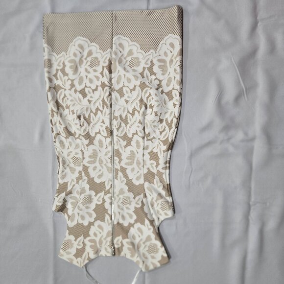 NWOT Sandra Darren Floral/Golden accent dress size 4P - Picture 3 of 7